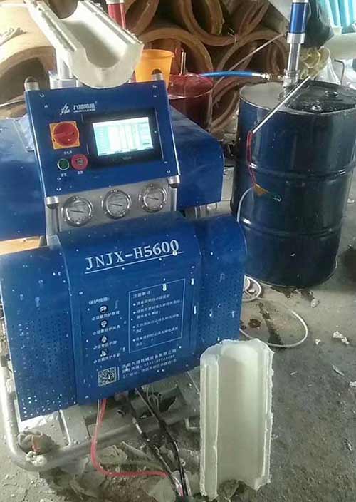 聚氨酯发泡灌注机(图1) H5600D聚氨酯发泡灌注机